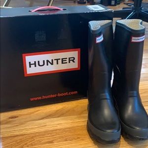 HUNTER SIZE 8F (7M) GARDENER BOOTS.